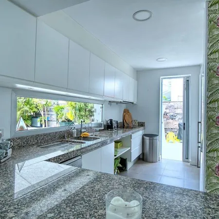빌라 5br Zen - What'app - 0034-656-619-782 - For Reservations! 아데제